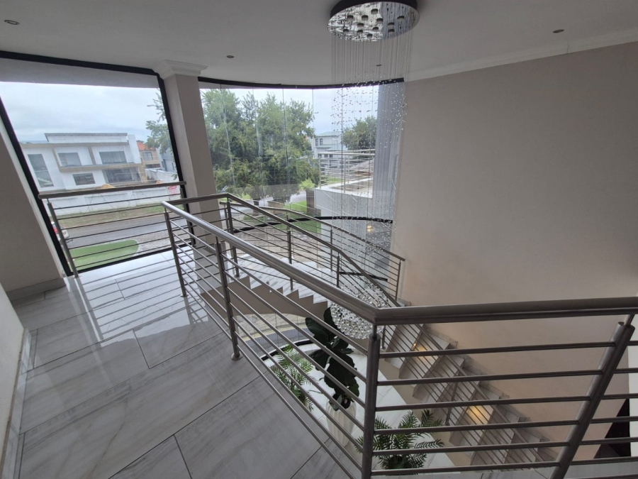 6 Bedroom Property for Sale in Helderwyk Gauteng