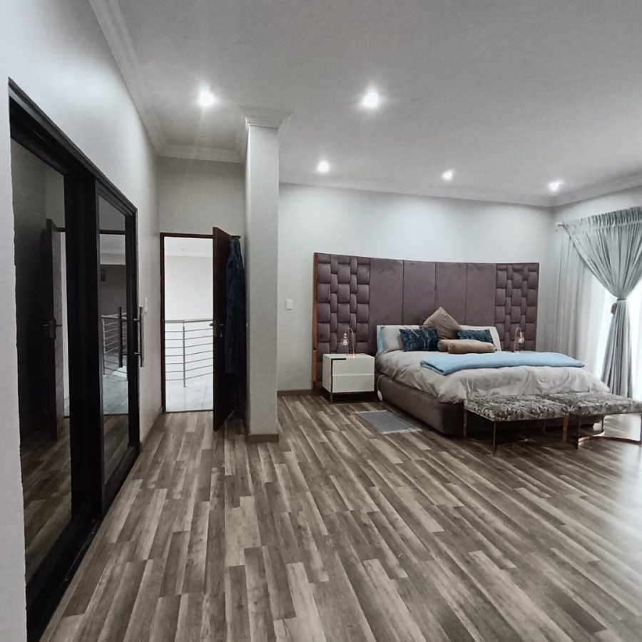 6 Bedroom Property for Sale in Helderwyk Gauteng