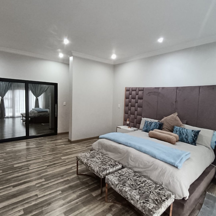 6 Bedroom Property for Sale in Helderwyk Gauteng