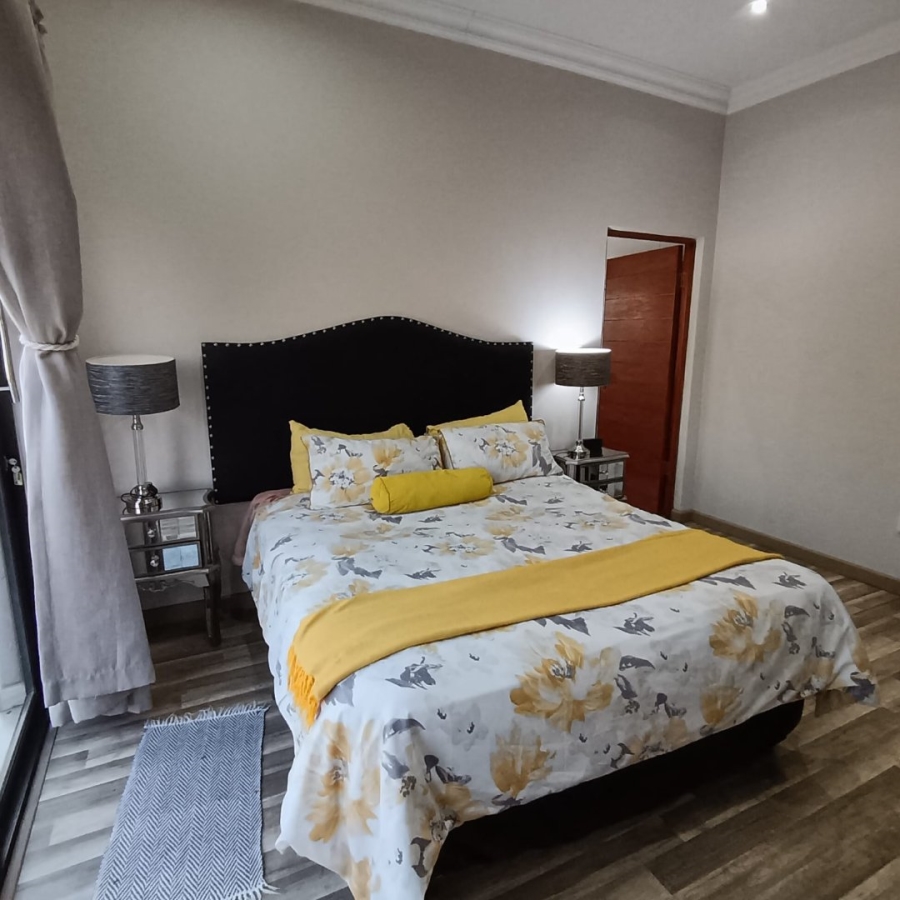 6 Bedroom Property for Sale in Helderwyk Gauteng