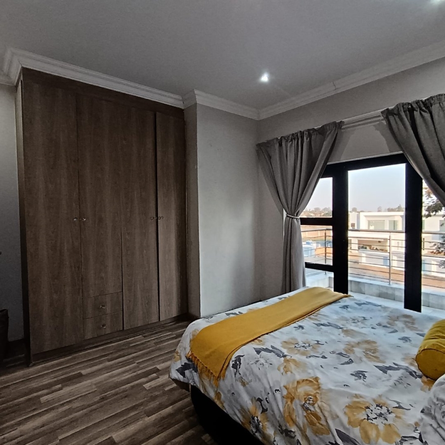6 Bedroom Property for Sale in Helderwyk Gauteng