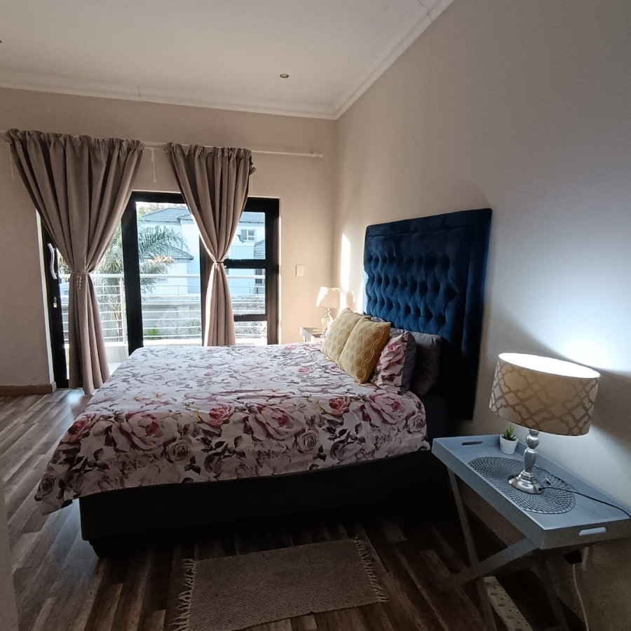 6 Bedroom Property for Sale in Helderwyk Gauteng
