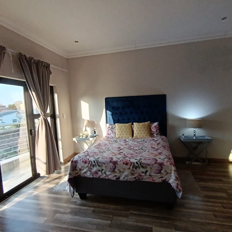 6 Bedroom Property for Sale in Helderwyk Gauteng