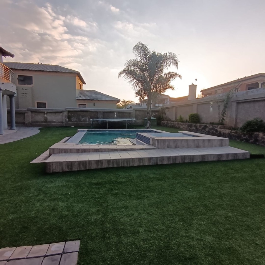 6 Bedroom Property for Sale in Helderwyk Gauteng