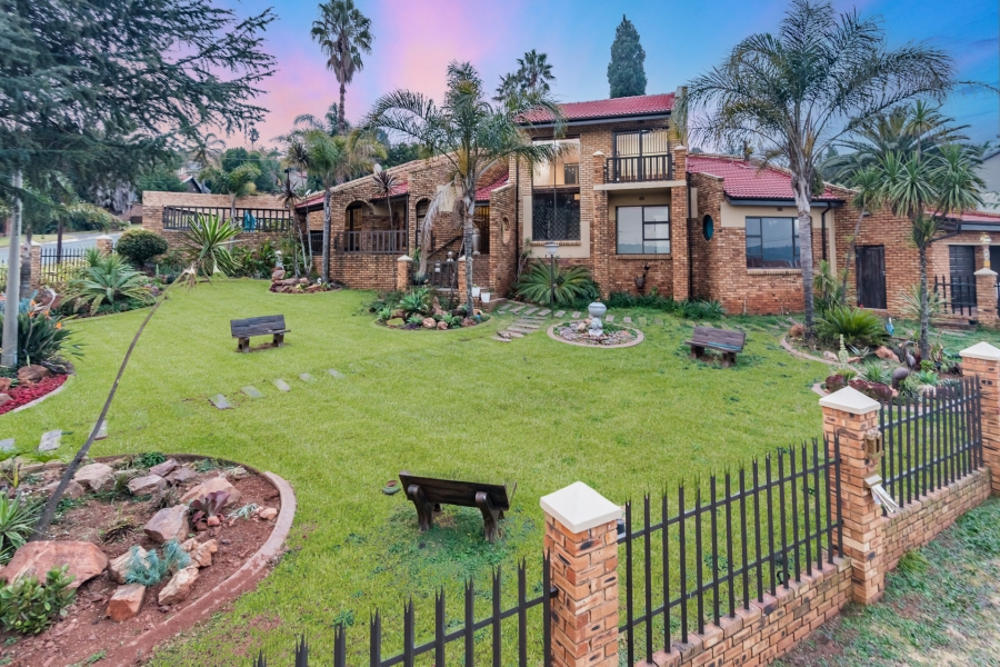 4 Bedroom Property for Sale in Wilro Park Gauteng