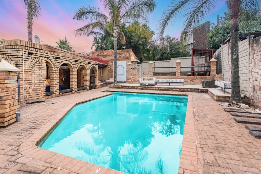 4 Bedroom Property for Sale in Wilro Park Gauteng