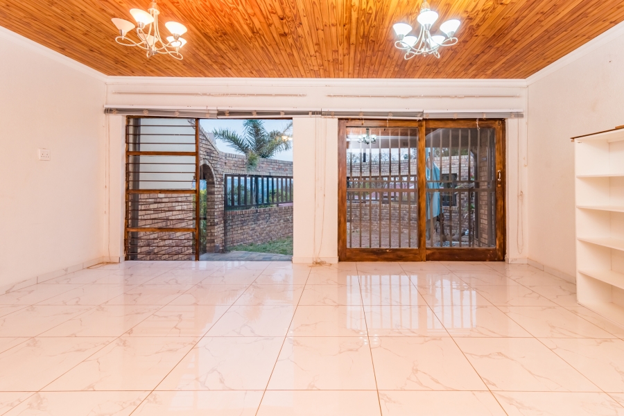 4 Bedroom Property for Sale in Wilro Park Gauteng