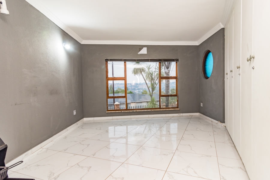 4 Bedroom Property for Sale in Wilro Park Gauteng