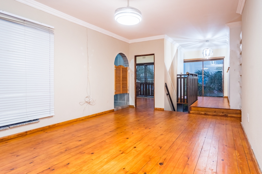 4 Bedroom Property for Sale in Wilro Park Gauteng