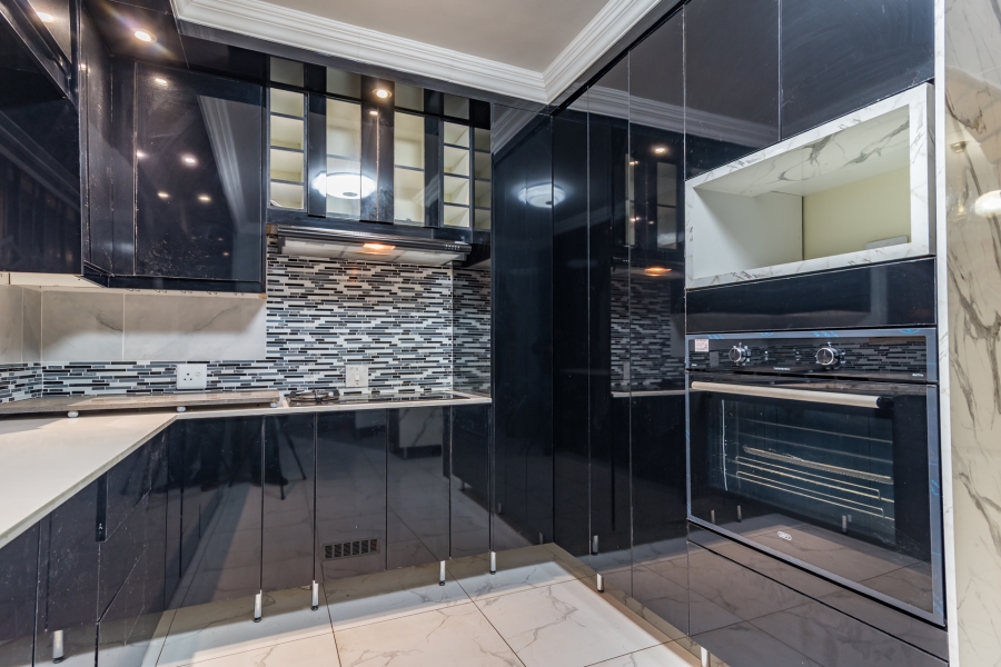 4 Bedroom Property for Sale in Wilro Park Gauteng