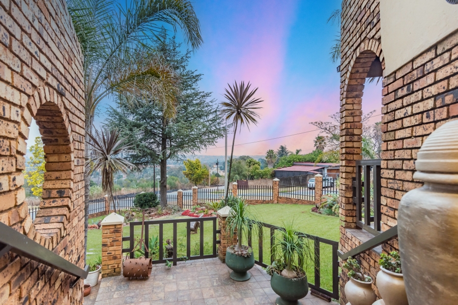 4 Bedroom Property for Sale in Wilro Park Gauteng