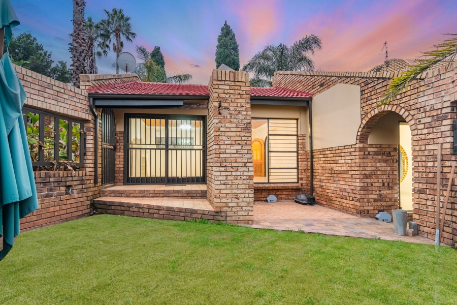 4 Bedroom Property for Sale in Wilro Park Gauteng