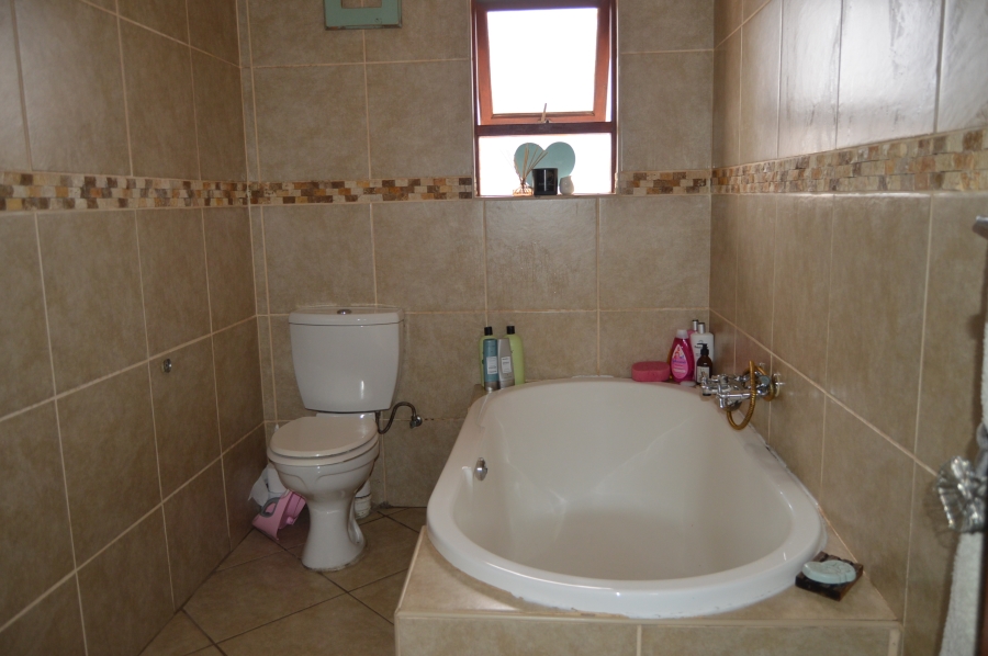 2 Bedroom Property for Sale in Sugar Bush Estate Gauteng