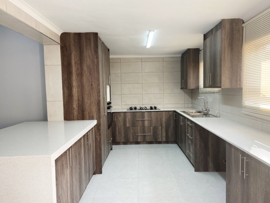 To Let 3 Bedroom Property for Rent in Ferndale Gauteng