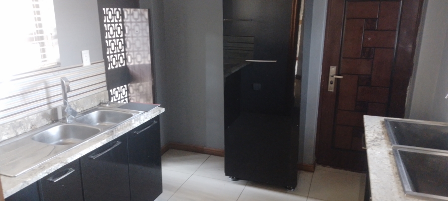 5 Bedroom Property for Sale in Helderwyk Gauteng