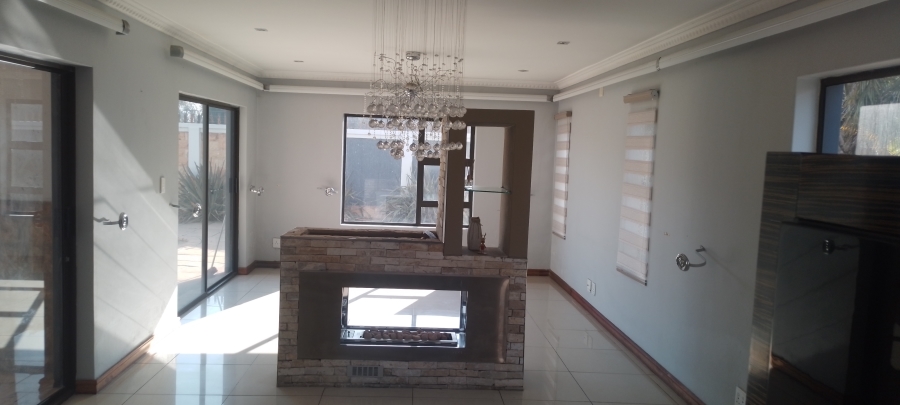 5 Bedroom Property for Sale in Helderwyk Gauteng