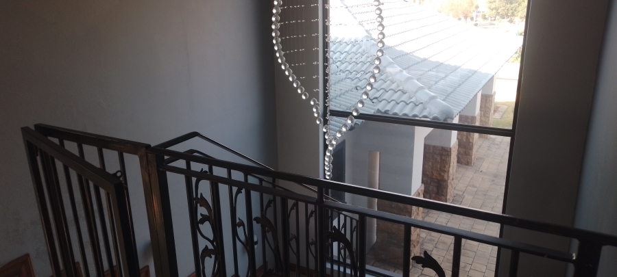 5 Bedroom Property for Sale in Helderwyk Gauteng