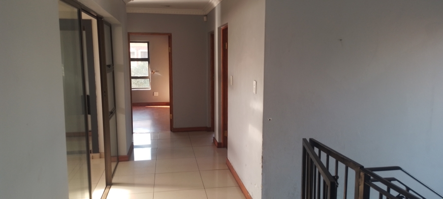 5 Bedroom Property for Sale in Helderwyk Gauteng