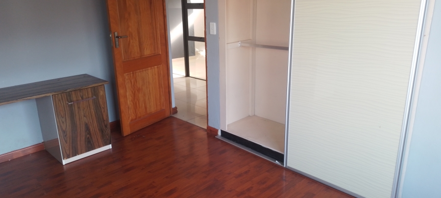 5 Bedroom Property for Sale in Helderwyk Gauteng