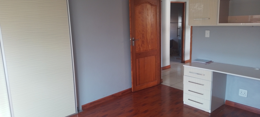 5 Bedroom Property for Sale in Helderwyk Gauteng