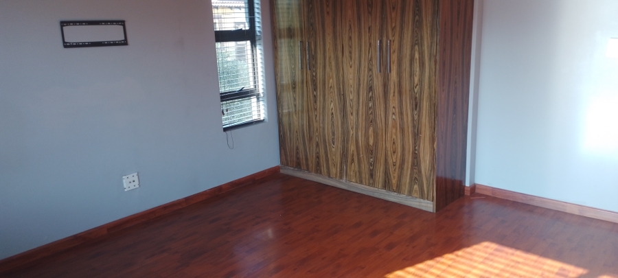 5 Bedroom Property for Sale in Helderwyk Gauteng