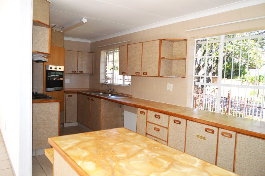 To Let 3 Bedroom Property for Rent in Roodekrans Gauteng