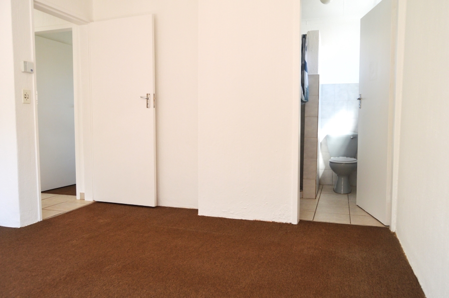 To Let 3 Bedroom Property for Rent in Roodekrans Gauteng