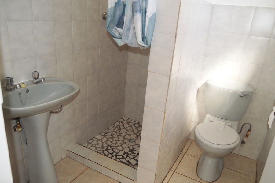 To Let 3 Bedroom Property for Rent in Roodekrans Gauteng