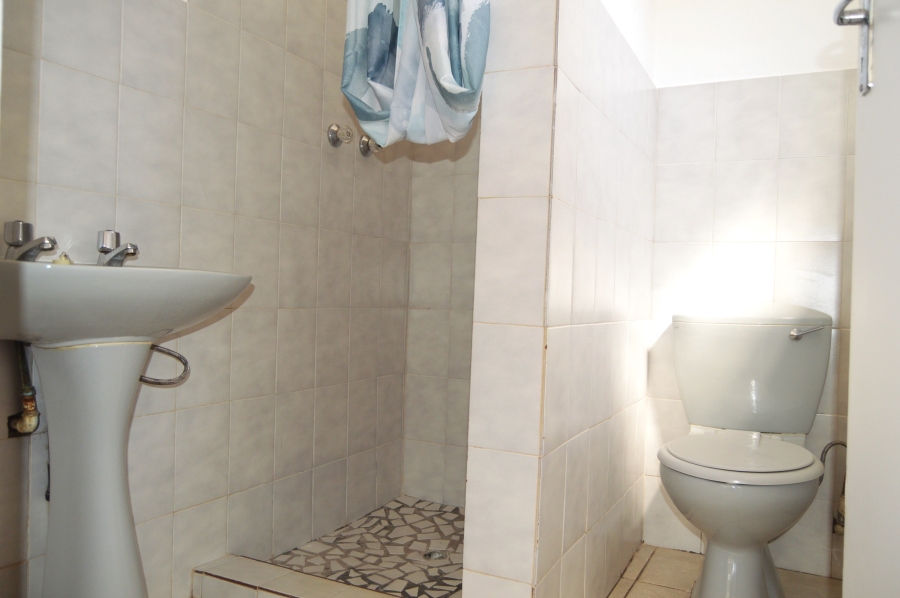 To Let 3 Bedroom Property for Rent in Roodekrans Gauteng