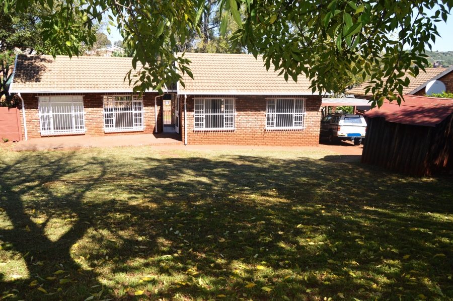 To Let 3 Bedroom Property for Rent in Roodekrans Gauteng
