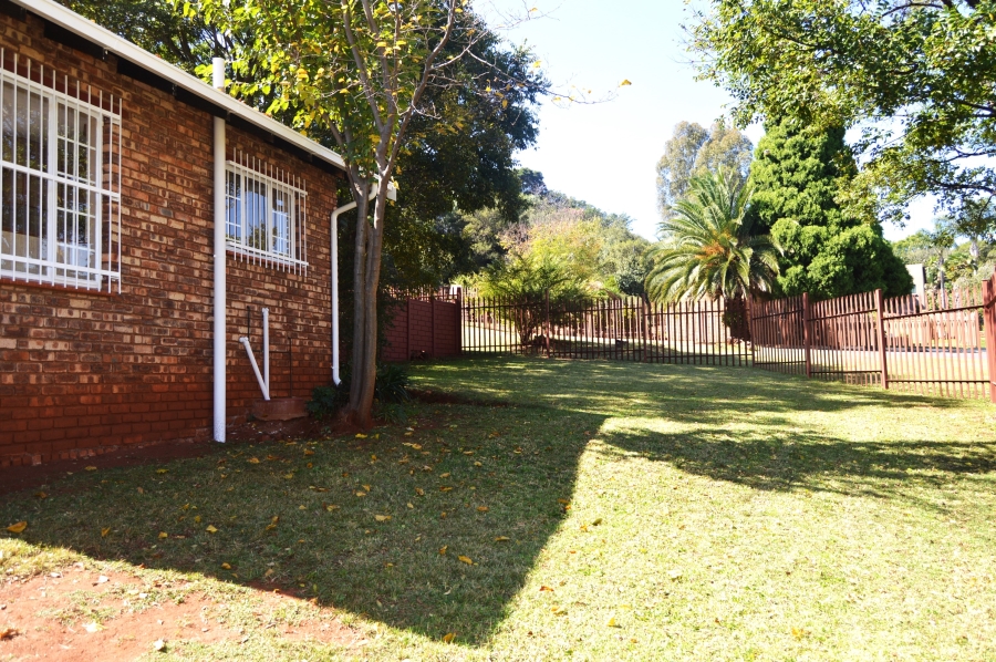 To Let 3 Bedroom Property for Rent in Roodekrans Gauteng