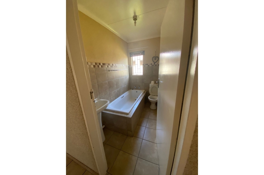 3 Bedroom Property for Sale in Albertsdal Gauteng