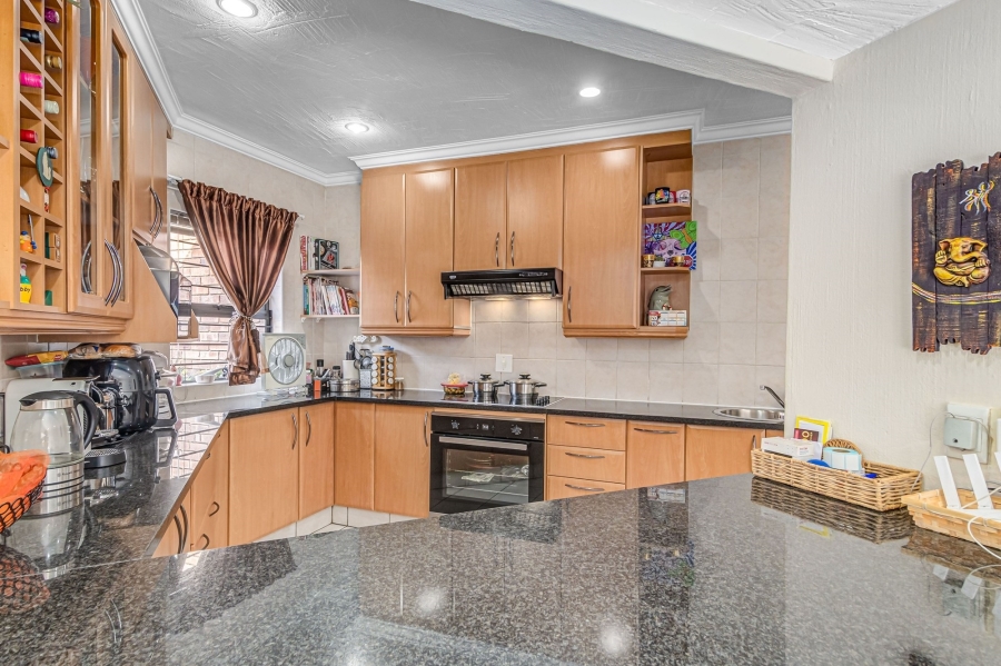 4 Bedroom Property for Sale in North Riding Gauteng
