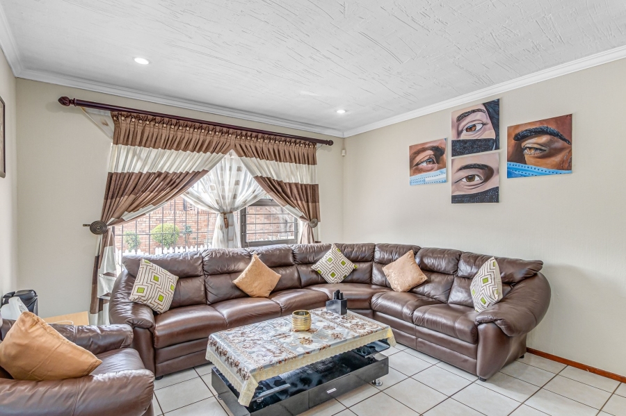 4 Bedroom Property for Sale in North Riding Gauteng