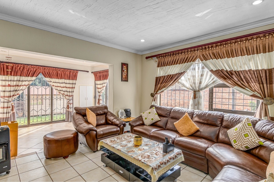 4 Bedroom Property for Sale in North Riding Gauteng