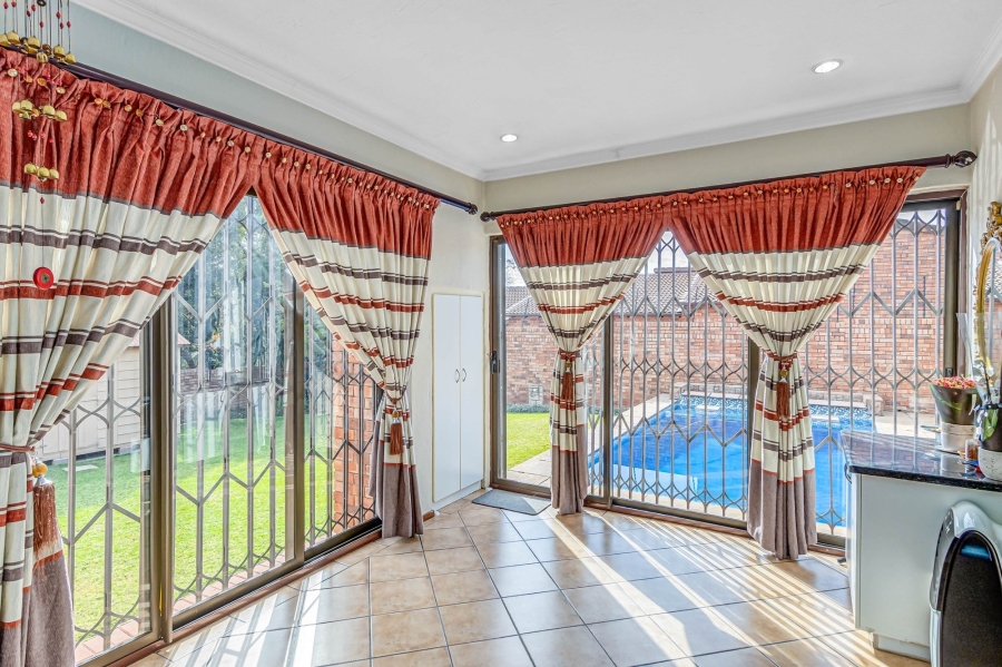 4 Bedroom Property for Sale in North Riding Gauteng