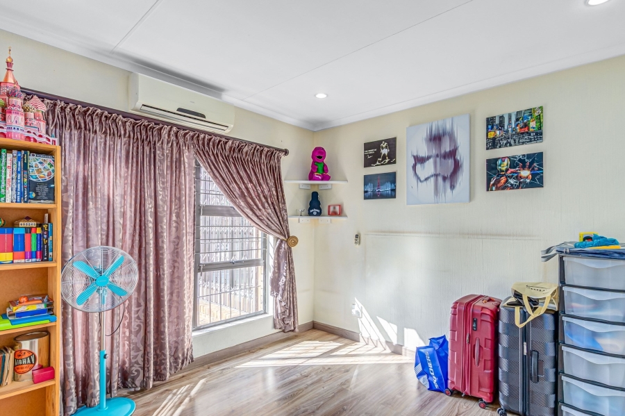 4 Bedroom Property for Sale in North Riding Gauteng