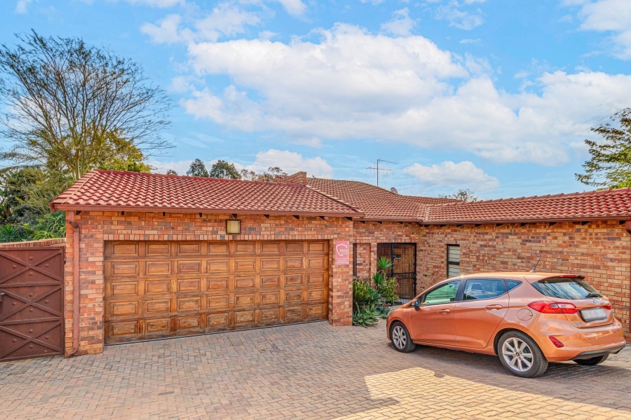 4 Bedroom Property for Sale in North Riding Gauteng