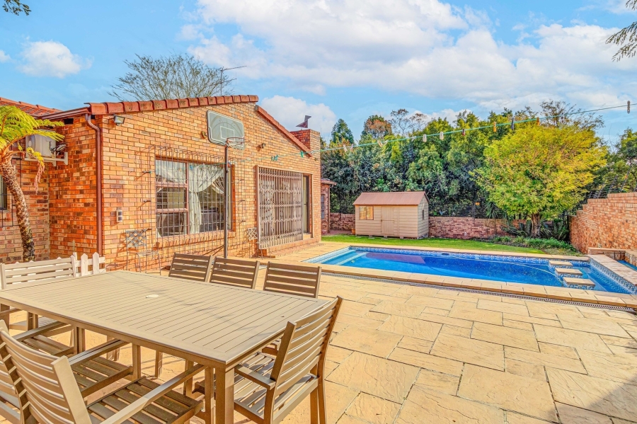 4 Bedroom Property for Sale in North Riding Gauteng