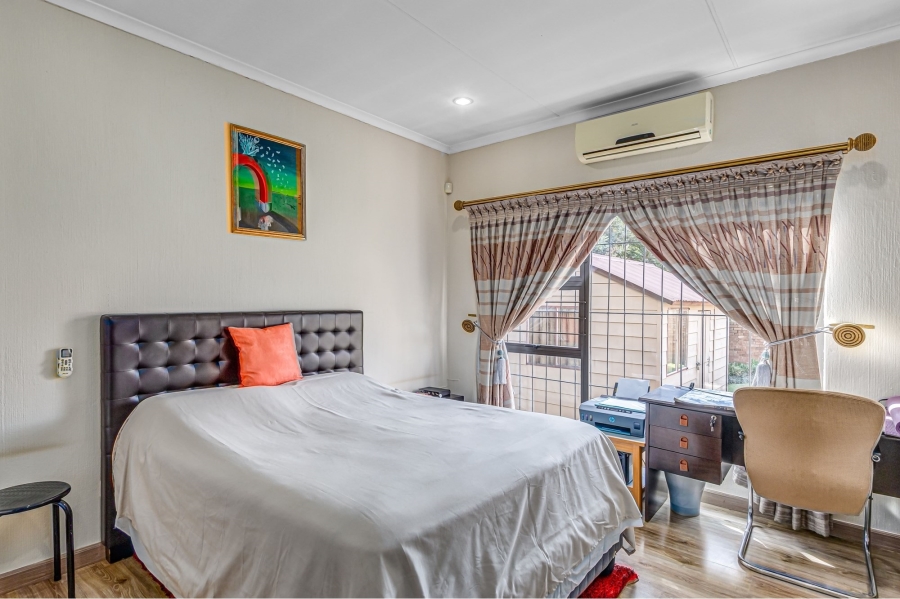 4 Bedroom Property for Sale in North Riding Gauteng