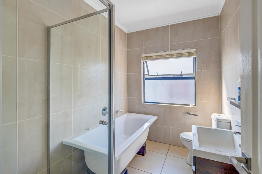2 Bedroom Property for Sale in Fourways Gauteng