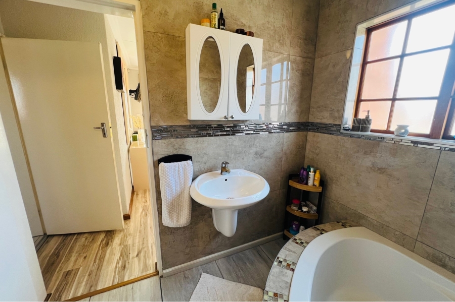 To Let 3 Bedroom Property for Rent in Kyalami Gauteng
