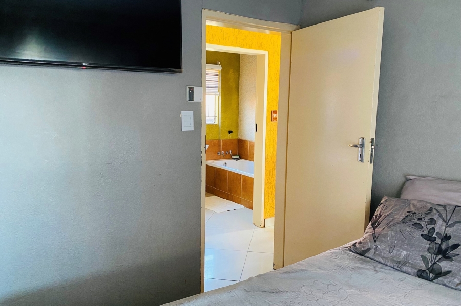 2 Bedroom Property for Sale in Soshanguve VV Gauteng