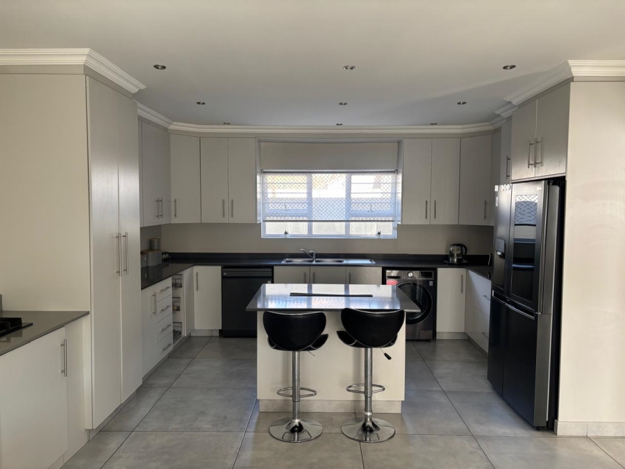 3 Bedroom Property for Sale in Edenvale Central Gauteng