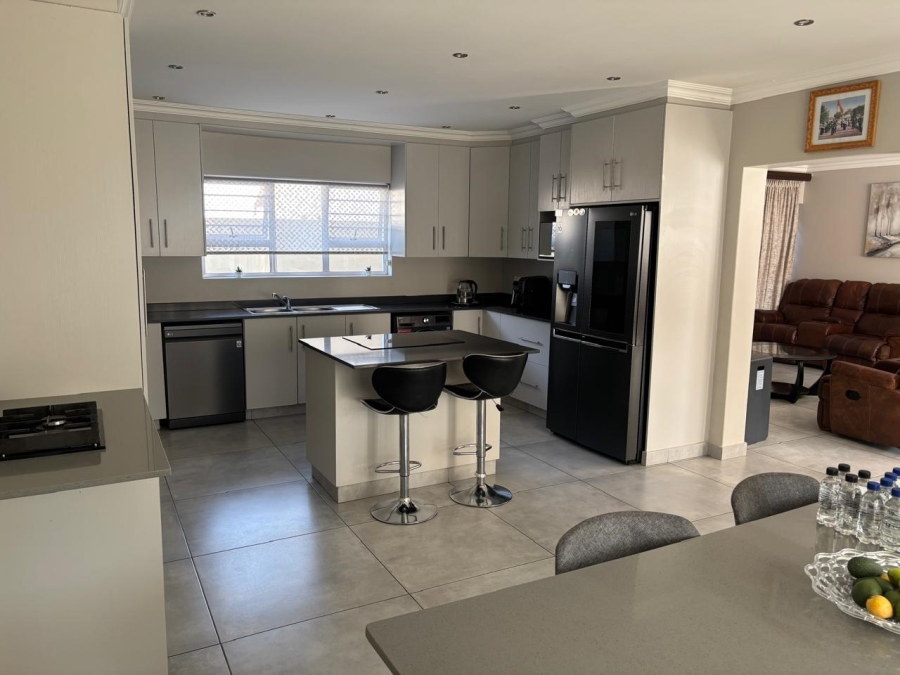 3 Bedroom Property for Sale in Edenvale Central Gauteng