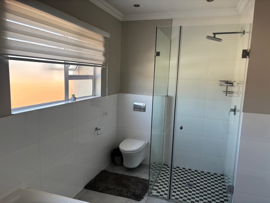 3 Bedroom Property for Sale in Edenvale Central Gauteng