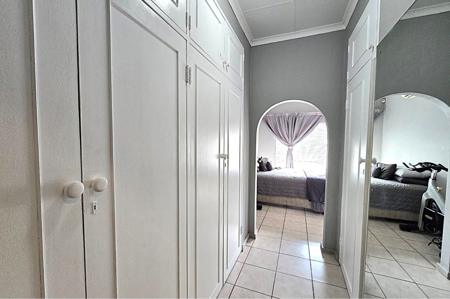 4 Bedroom Property for Sale in Magalieskruin Gauteng