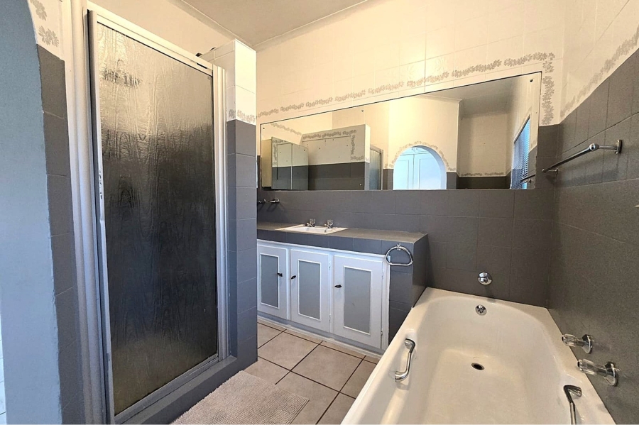 4 Bedroom Property for Sale in Magalieskruin Gauteng