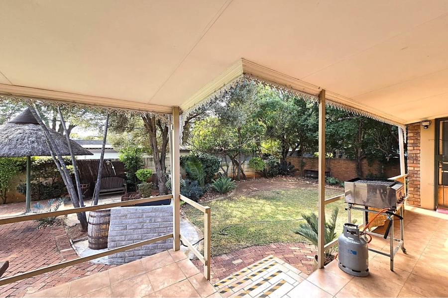 4 Bedroom Property for Sale in Magalieskruin Gauteng
