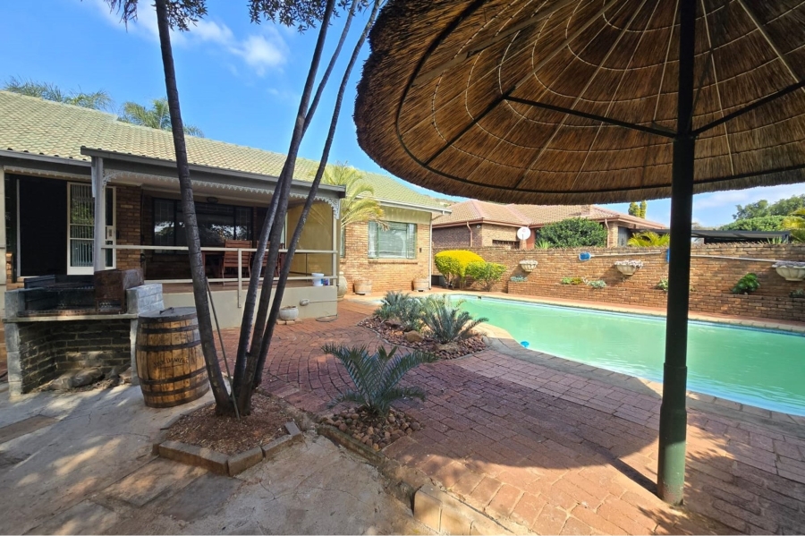 4 Bedroom Property for Sale in Magalieskruin Gauteng